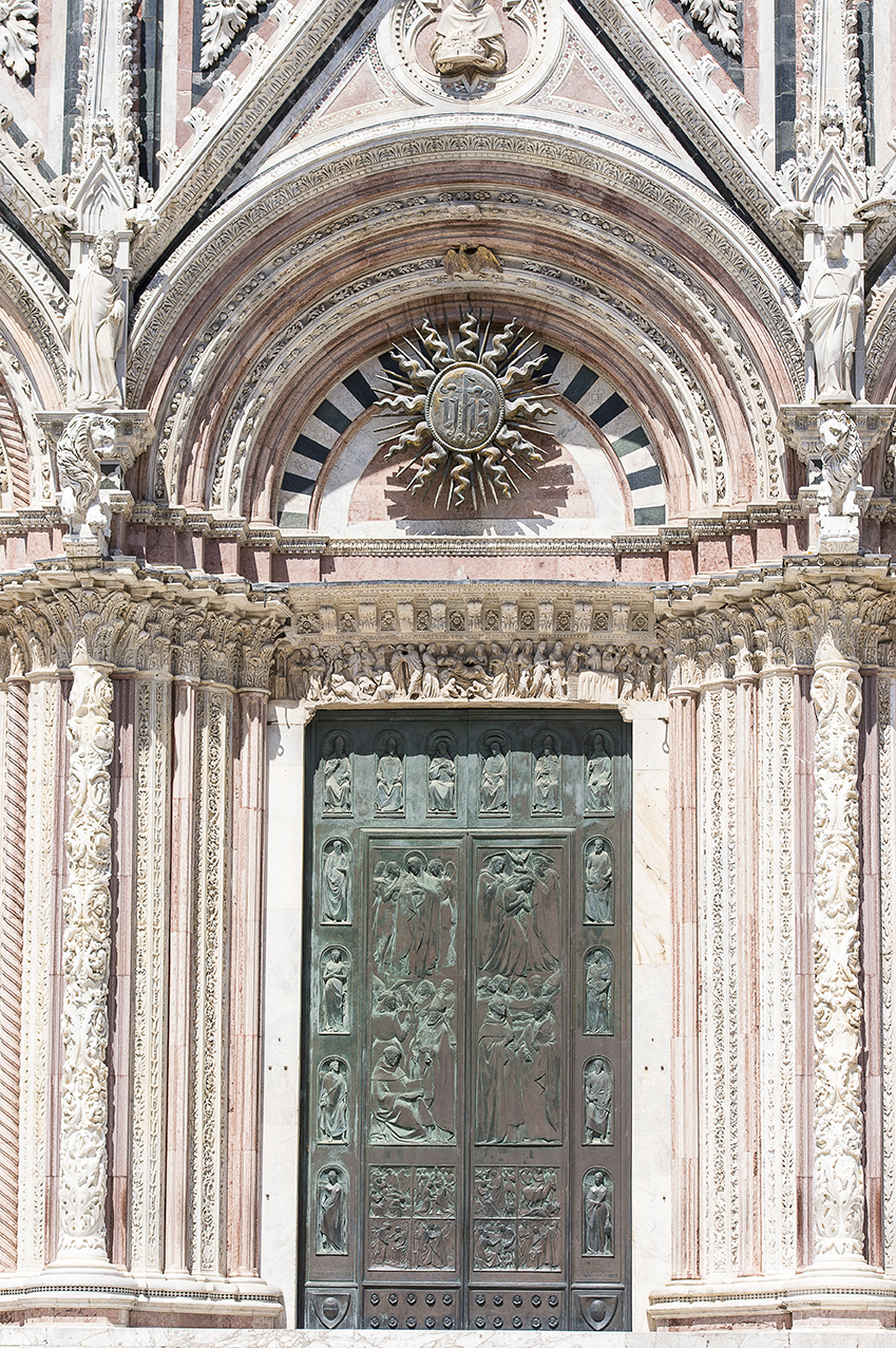 Cathédrale de Sienne une des portes d'entrée